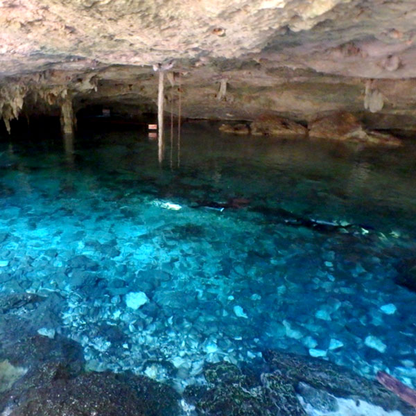 神秘的な雰囲気のセノーテ・ドス・オホス Cenote Dos Ojos、第2の目 2nd Eye